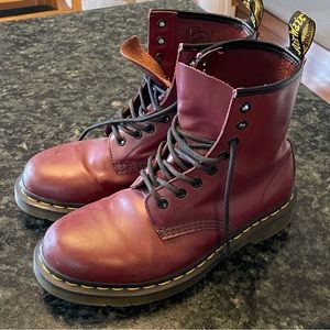 Selling lightly used, and in great shape, women’s Dr. Martens red boots.